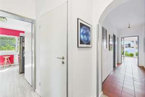 Freistehendes Haus mit liebevoll angelegtem Garten zum veredeln ! – Die vollständige Adresse der Immobilie erhältst du vom Anbieter., 65207 Auringen, Wiesbaden – Vorschaubild 4