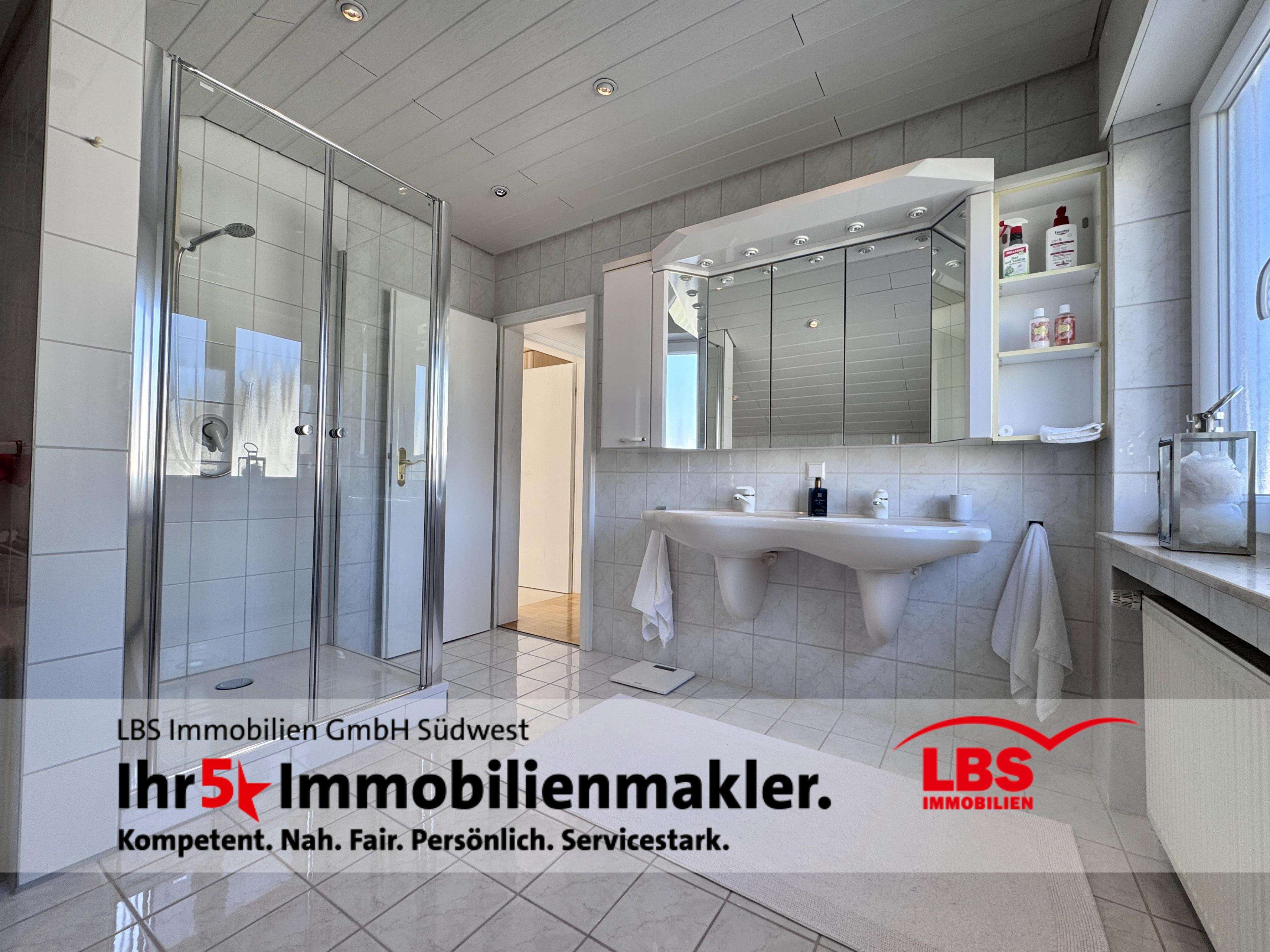 Immobilie in Muggensturm - Ein echtes Juwel in beliebter Wohnlage!
-Exklusives Zweifamilienhaus  mit grüner Wohlfühloase-

 - Bild 13