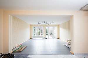 Großes Reihenhaus mit fünf geräumigen Zimmern + Garten + Garage + PKW Stellplatz in Langenhagen – Hannover (Kreis) – Vorschaubild 4