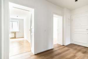 JETZT *Paul & Partner* ERSTBEZUG NACH SANIERUNG, TIEFGARAGENSTELLPLATZ & MÜNCHENS TOPLAGE! 162 – Die vollständige Adresse der Immobilie erhältst du vom Anbieter., 81677 Steinhausen, München – Vorschaubild 2