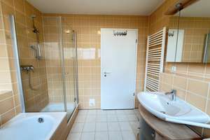 Groß, Warm, Ruhig und natürlich sehr Familiär – 65936 Sossenheim, Frankfurt am Main – Vorschaubild 10