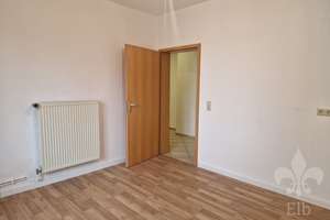 Helle und geräumige 3 Zimmer-Dachgeschosswohnung mit Einbauküche und Wanne in Stadtfeld-Ost – 39108 Stadtfeld Ost, Magdeburg – Vorschaubild 15