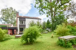 AIGNER - Stilvolle Architektenvilla mit Traumgarten & separatem Appartment – Fürstenfeldbruck (Kreis) – Vorschaubild 1