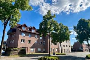 2026 modernisierte Erdgeschosswohnung mit neuem Badezimmer, Terrasse und Stellplatz