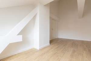 Großzügige Dachgeschosswohnung in Bestlage | Loggia | Separate Küche | Tageslichtbad mit Wanne – Löhrstraße 15, 4105 Zentrum-Nord, Leipzig – Vorschaubild 10