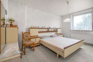 Großzügiges und solides Einfamilienhaus mit Tiefgarage und Garten in zentraler Lage von Oslebshausen – Die vollständige Adresse der Immobilie erhältst du vom Anbieter., 28239 Oslebshausen, Bremen – Vorschaubild 16