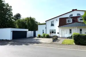 EP ESTATE - Townhouse mit Traumgarten und Saunahaus im Hahnwald – Köln – Vorschaubild 1