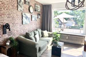 Moderne Möblierte Vintage Wohnung mit Tiefgarage und großem Balkon in der Nähe des Flughafens 