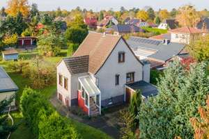 Keller, Garage, Schuppen, großer Garten u.v.m.: Sanierungsbedürftiges Einfamilienhaus in Neuenhagen