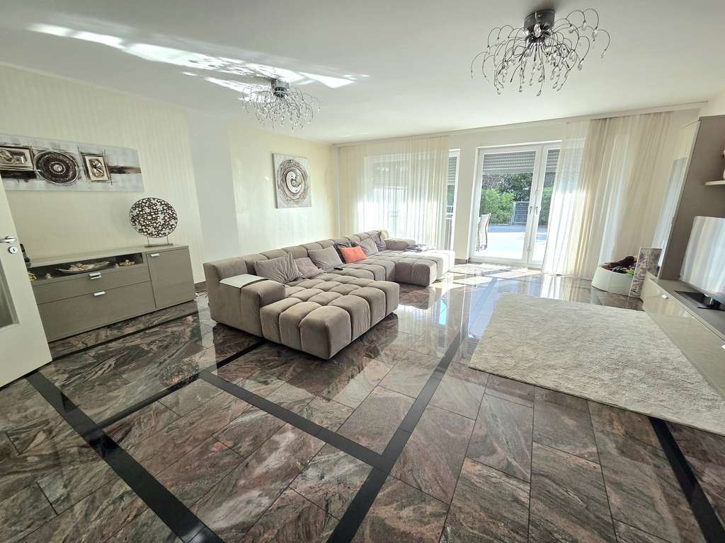 Immobilie in Griesheim - Großes Haus in Griesheim bei Darmstadt zu verkaufen - Bild 3