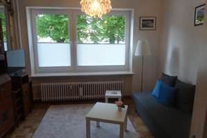 Exklusive, gepflegte 1-Zimmer-Hochparterre-Wohnung mit geh. Innenausstattung in Hamburg St. Georg