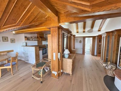 Offenes Wohnen, im modernen alpenländischen Stil, sehr große 2 Zi-DG-Wohnung