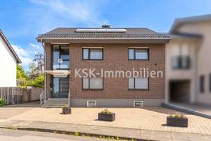 Doppeltes Glück: 2-geschossiges Wohnhaus mit 2 Wohneinheiten und 2 Garagen. – Die vollständige Adresse der Immobilie erhältst du vom Anbieter., 50374 Erftstadt – Vorschaubild 1