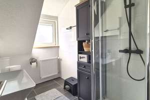 Modernisiertes Zweifamilienhaus mit 3 Garagen in Kirchditmold – Die vollständige Adresse der Immobilie erhältst du vom Anbieter., 34130 Kirchditmold, Kassel – Vorschaubild 14