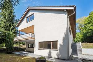 Charmantes Ein- bis Zweifamilienhaus auf weitläufigem Grundstück in attraktiver Lage von Heidenheim – Die vollständige Adresse der Immobilie erhältst du vom Anbieter., 89522 Heidenheim an der Brenz – Vorschaubild 2