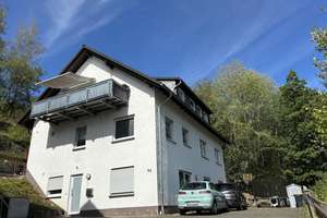 Gepflegtes Mehrfamilienhaus mit drei Wohneinheiten in attraktiver Lage der Siegener Numbach – 57072 Siegen, Siegen – Vorschaubild 2