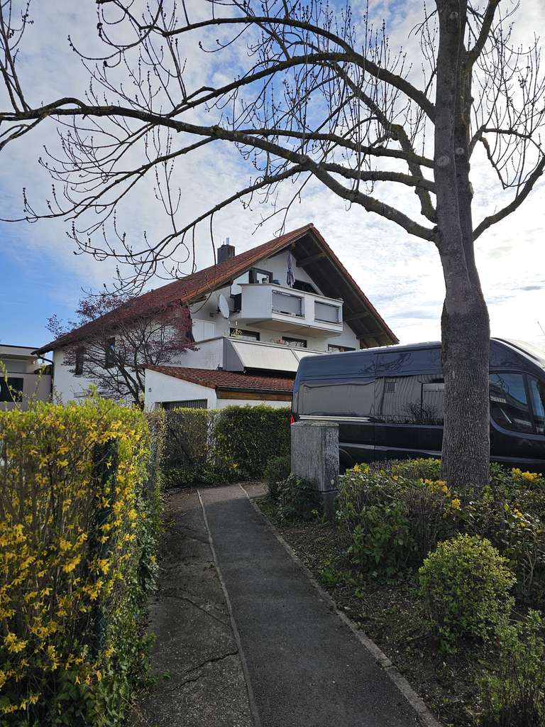 Immobilie in Kirchheim unter Teck - Wohnen und Arbeiten unter einem Dach: Saniertes EFH mit 56 m² Halle  und Garage 
in  Kirchheim Teck - Bild 0