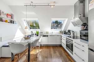 Penthouse-Flair in Düsseltal – lichtdurchflutete Dachgeschosswohnung mit Sonnenterrasse & Balkon – Die vollständige Adresse der Immobilie erhältst du vom Anbieter., 40237 Düsseltal, Düsseldorf – Vorschaubild 9