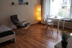 Möbliertes sonniges 1-Zimmer-Apartment in Stuttgart-Möhringen mit EBK
