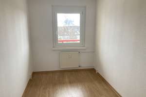 VIER Zimmer für Ihre Familie! MIT BALKON... – Birkholzer Weg 22, 39128 Neustädter Feld, Magdeburg – Vorschaubild 4