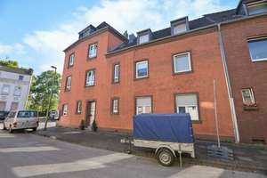 Gepflegtes 4-Familienhaus in Duisburg – attraktive Kapitalanlage mit Potenzial – Die vollständige Adresse der Immobilie erhältst du vom Anbieter., 47137 Untermeiderich, Duisburg – Vorschaubild 2