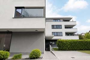 Exklusive 2-Zimmer-Wohnung mit Luxusausstattung und verglaster Loggia in Augsburg-Göggingen