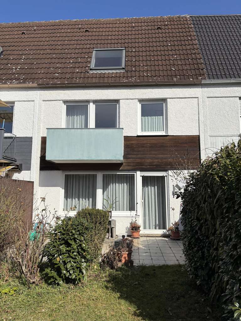 Immobilie in Neutraubling - Teilmodernisiertes Reihenmittelhaus in schöner Lage von Neutraubling - Bild 1