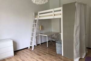 Ruhe über den Dächern von Steglitz – Bezugsfreie Altbauwohnung mit Südwest-Balkon ins Grüne – Die vollständige Adresse der Immobilie erhältst du vom Anbieter., 12169 Steglitz, Berlin – Vorschaubild 3