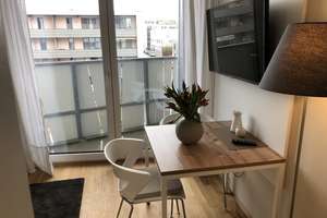 Zuhause mit Balkon, modernes möbliertes Apartment mit Wohlfühl-Einrichtungskonzept – Willy-Brandt-Alle 14, 81829 Messestadt Riem, München – Vorschaubild 7