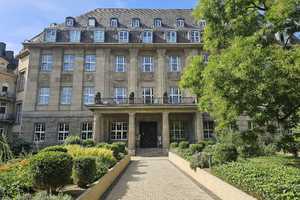 Exceptional apartment in the Kaiser-Friedrich-Therme, in the heart of Wbd. – Wiesbaden – Vorschaubild 1