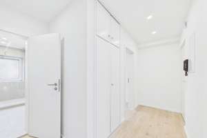 Urban wohnen! Moderne 3-Zimmer-Wohnung mit sonnigem Balkon in der Neu-Ulmer Innenstadt! – Die vollständige Adresse der Immobilie erhältst du vom Anbieter., 89231 Neu-Ulm – Vorschaubild 11