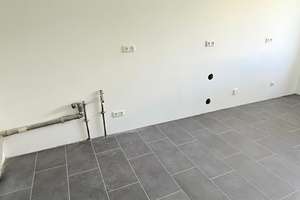 Großzügige 3-Zimmer-Wohnung mit neuer Einbauküche und Balkon – Freischützstraße 25, 81927 Englschalking, München – Vorschaubild 4