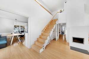 Design-Maisonette (Alleinige Etage) | KfW-A+, Galerie, Kamin | nahe S-Bahn Untermenzing – Manzostr. 15, 80997 Allach, München – Vorschaubild 1