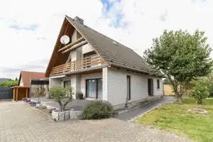 Schönes Einfamilienhaus mit großem Grundstück und Garten in ruhiger, ländlicher Lage – Mecklenburg-Strelitz (Kreis) – Vorschaubild 1