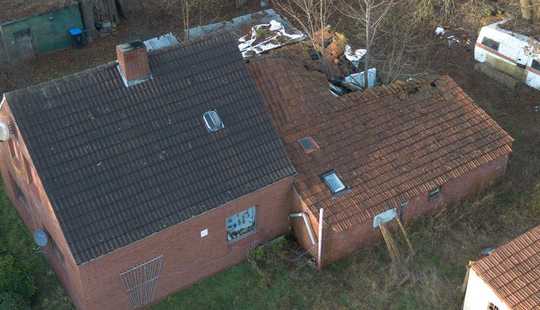 Bild von Bieterverfahren: Abbruchobjekt EFH im Außenbereich Westoverledingen, Hof mit großem Grundstück