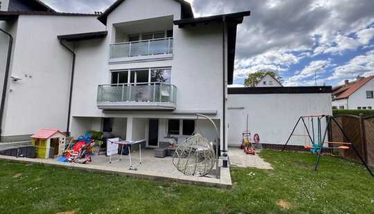 Bild von Schöne DHH nach WEG Aufteilung in schöner und zentralen Lage zu verkaufenAb 01.12.2025 bezugsfrei !!