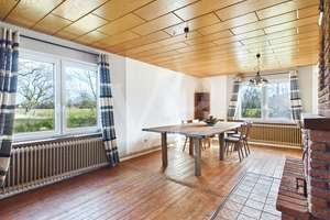 Energetisch saniertes Wohnhaus in Moorhusen – Resthof mit Scheune, Stall und Weideland – Die vollständige Adresse der Immobilie erhältst du vom Anbieter., 26624 Südbrookmerland – Vorschaubild 2