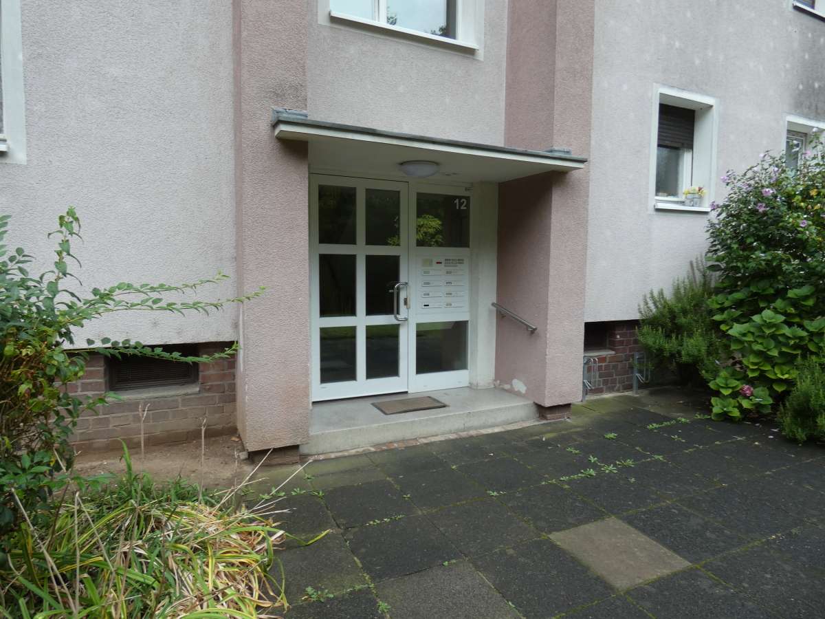 Kompakte 2 Zimmer-EG-Wohnung mit viel Potenzial in zentraler Lage von Ffm-Griesheim (leerstehend), Frankfurt am Main – Bild 3