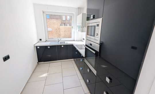 Renovierte 3 Zimmerwohnung mit Balkon, Stellplatz, Einbauküche & Fahrstuhl im Östlichen Ring
