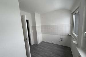 Frisch renovierte Dachgeschosswohnung mit Charme – Ihr neues Zuhause in Salzgitter-Thiede – Pappeldamm 95, 38239 Thiede, Salzgitter – Vorschaubild 5