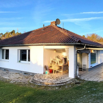 Haus mit Keller kaufen in Calden