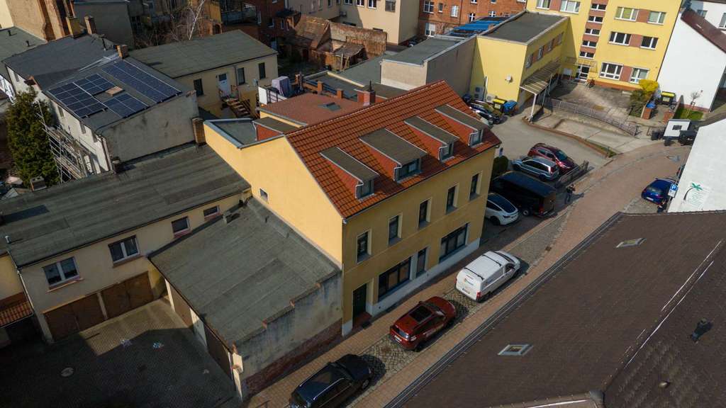 Immobilie in Spremberg - Sofort 6,6 % Rendite! – vollvermietetes & frisch saniertes Mehrfamilienhaus nahe Cottbus - Bild 0