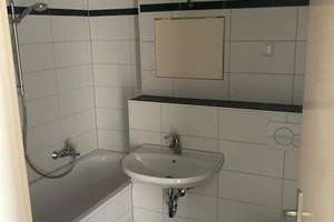 Gut geschnittene 2-Zimmer-Wohnung mit Balkon zu vermieten! – 60433 Frankfurter Berg, Frankfurt am Main – Vorschaubild 2