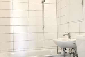 Innerstädtisch, zentral! 4-Zimmer-Wohnung mit zwei Balkonen (WBS) – Albertstr. 14, 1097 Innere Neustadt, Dresden – Vorschaubild 7