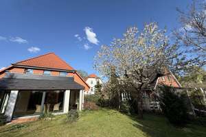 Großzügiges Haus mit 3 bezugsfreien Wohnungen – ideal als Mehrgenerationenhaus. Top Zustand. – Die vollständige Adresse der Immobilie erhältst du vom Anbieter., 13125 Buch, Berlin – Vorschaubild 3
