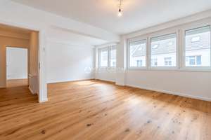 NEU MODERNISIERT IN DER ALTSTADT/NORD MIT STELLPLATZ, TAGESLICHTBAD UND WESTBALKON +PROVISIONSFREI+
