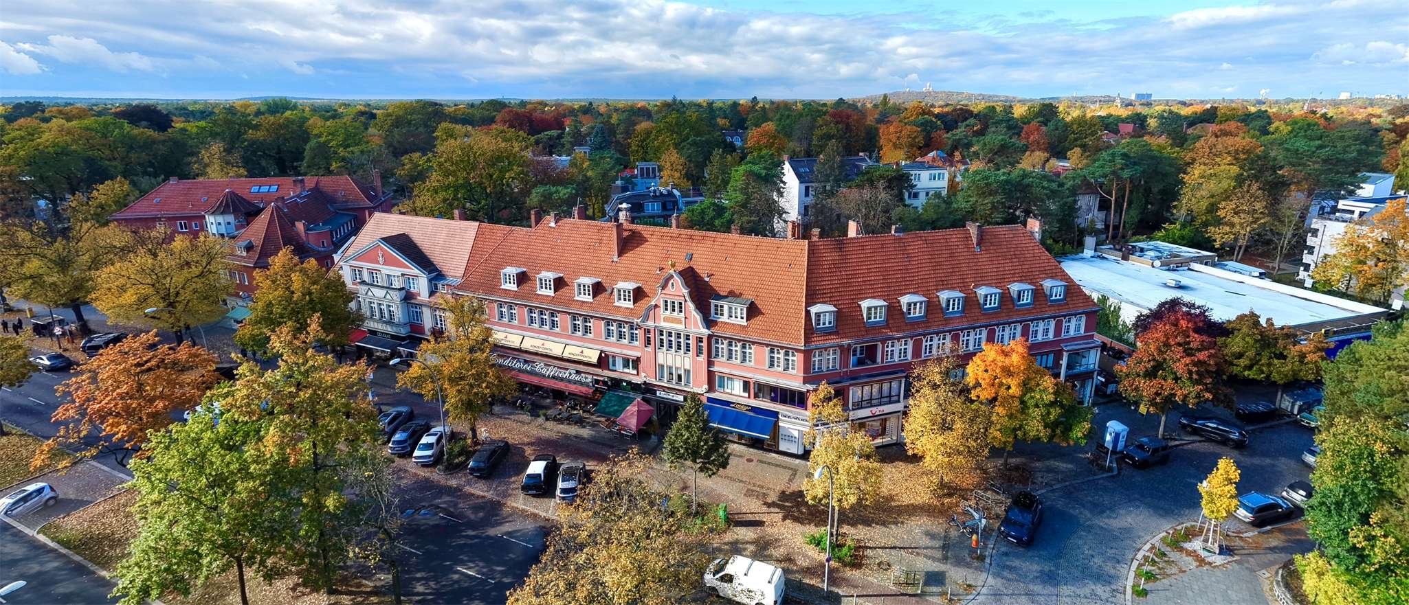 5.860,- pro QM- STILVOLLE ALTBAU-WOHNUNG -2 Balkone- dicht Roseneck, Berlin – Bild 2