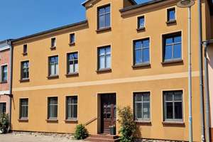 Mehrfamilienhaus mit 4 WE - voll vermietet, Hof- und Gartenfläche, großes Nebengebäude als Lager – Rostocker Straße 62, 18195 Tessin – Vorschaubild 1