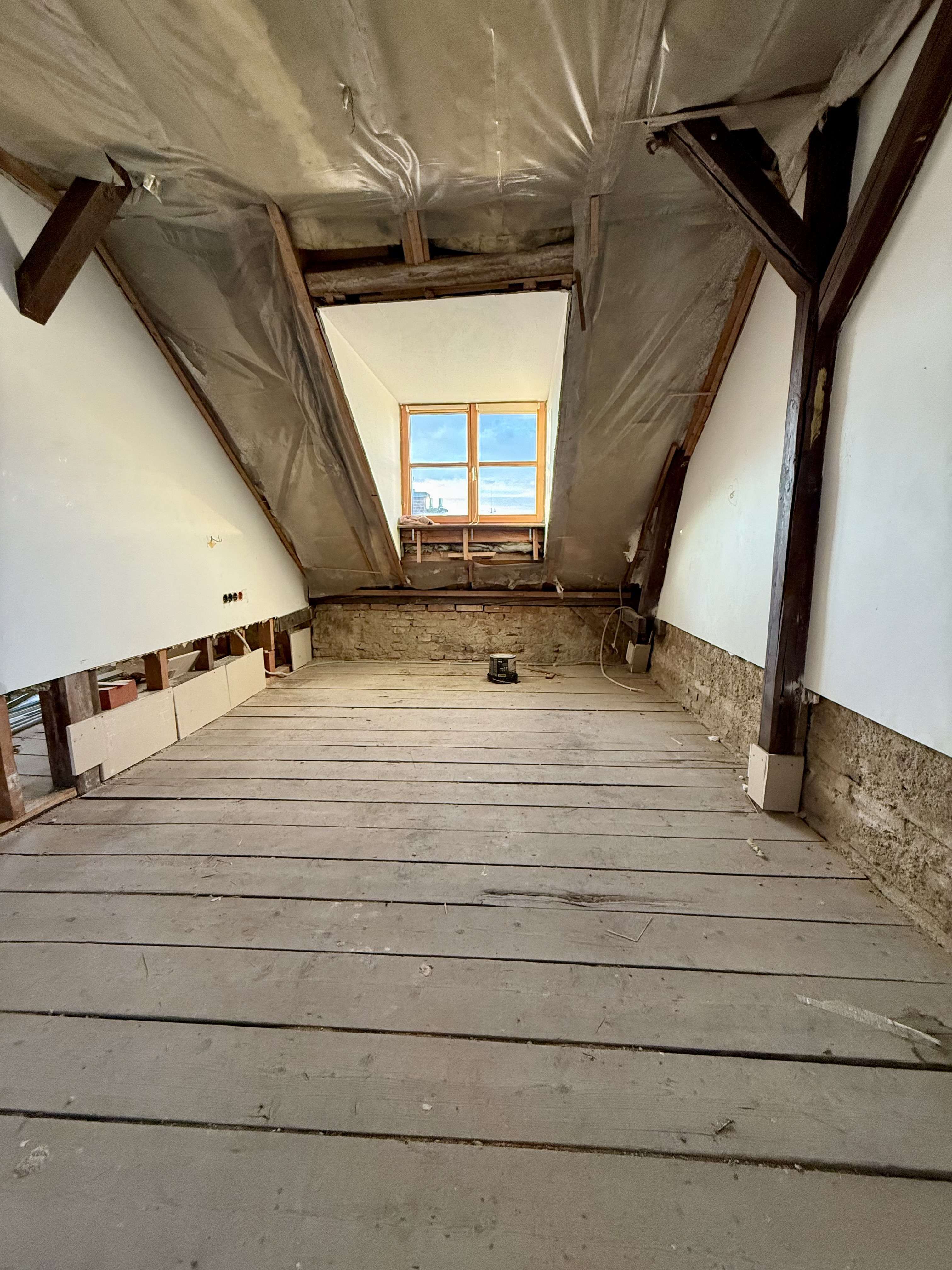 Dachgeschoss-Rohling im begehrten Antonsviertel, Augsburg – Gestalten Sie Ihr Traumzuhause!, Augsburg – Bild 2