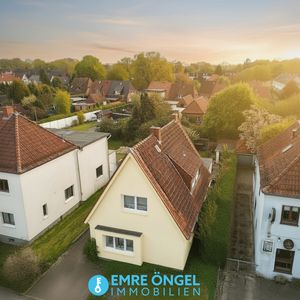 ***provisionsfrei***Freistehendes Einfamilienhaus mit großzügigem Garten & Stellplätzen!